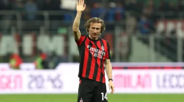 بقاء المايسترو.. شروط لوكا مودريتش لتجديد عقده مع نادي ميلان الإيطالي